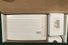 Dsc Wls-903 Wls-903u Wireless Sounder/siren 900mhz Inc Transformer Also Battery Operated